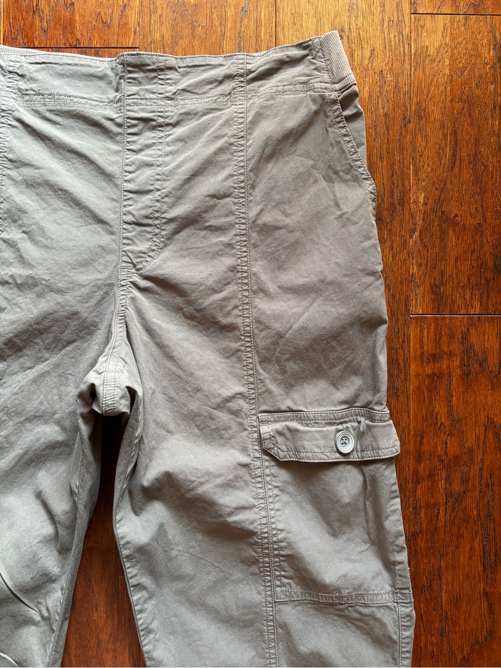 Soft Surroundings Olive Green Cropped Cargo Pants | Size M | Cotton Utility - Picture 5 of 11